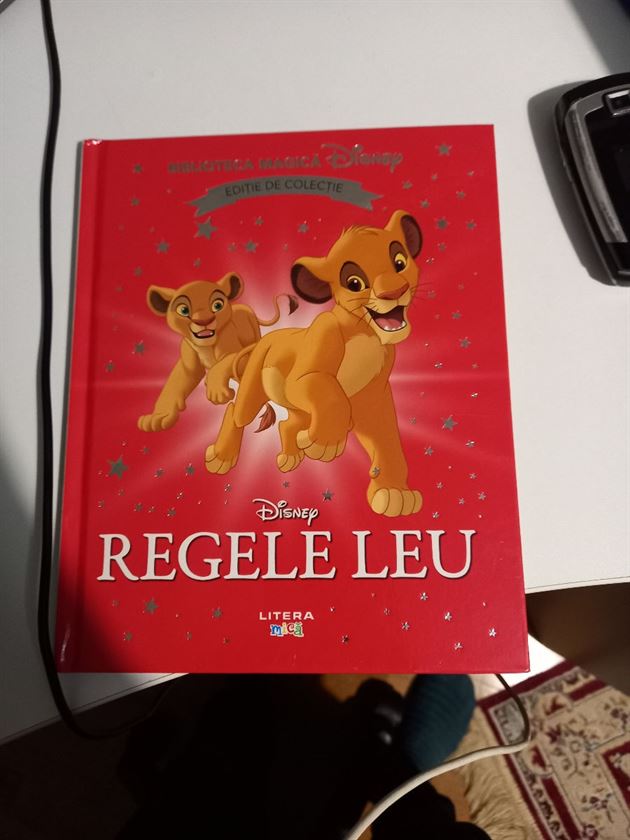Vând carte regele leu