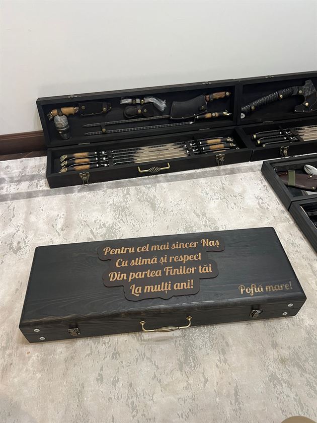 Cadoul perfect set pentru grătar!