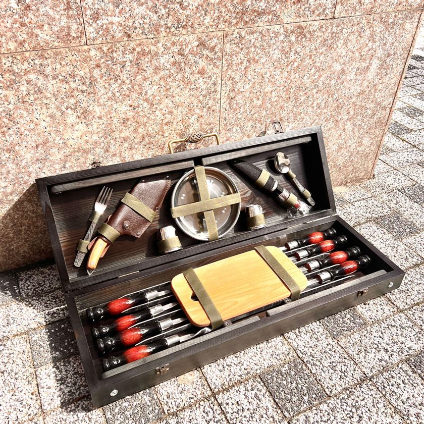 Cadoul perfect set pentru grătar!