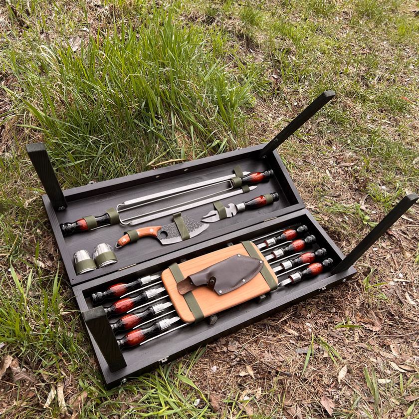 Cadoul perfect set pentru grătar!