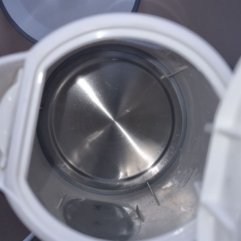 Fierbător electric Heinner