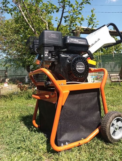 Vând tocător de crengi